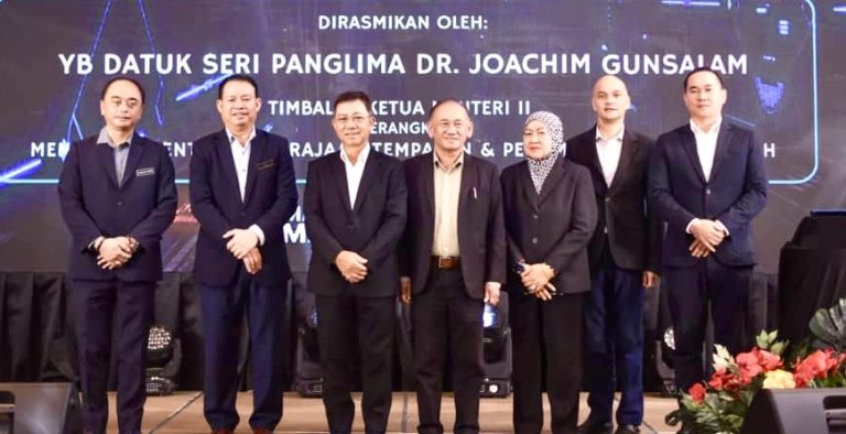 Qhazanah Technology bersama KKTP lancar sistem atas talian Qtech memudahcara permohonan infrastruktur telekomunikasi